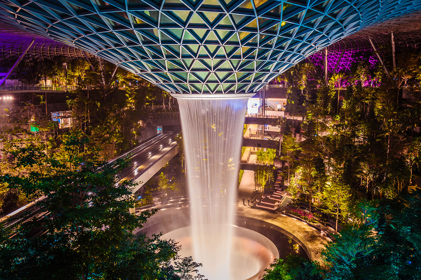 Jewel bei Nacht am Singapore Changi Airport